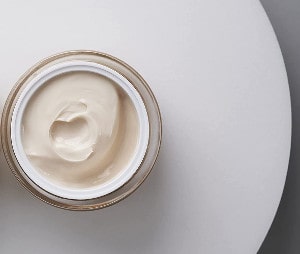 Resveratrol oder Retinol Creme